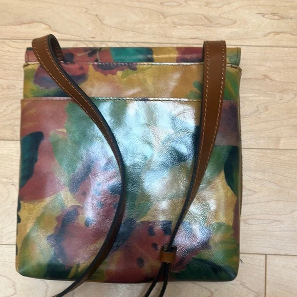 Patricia Nash Multicolor watercolor butterfly Floral Crossbody Bag like new - Picture 5 of 5
